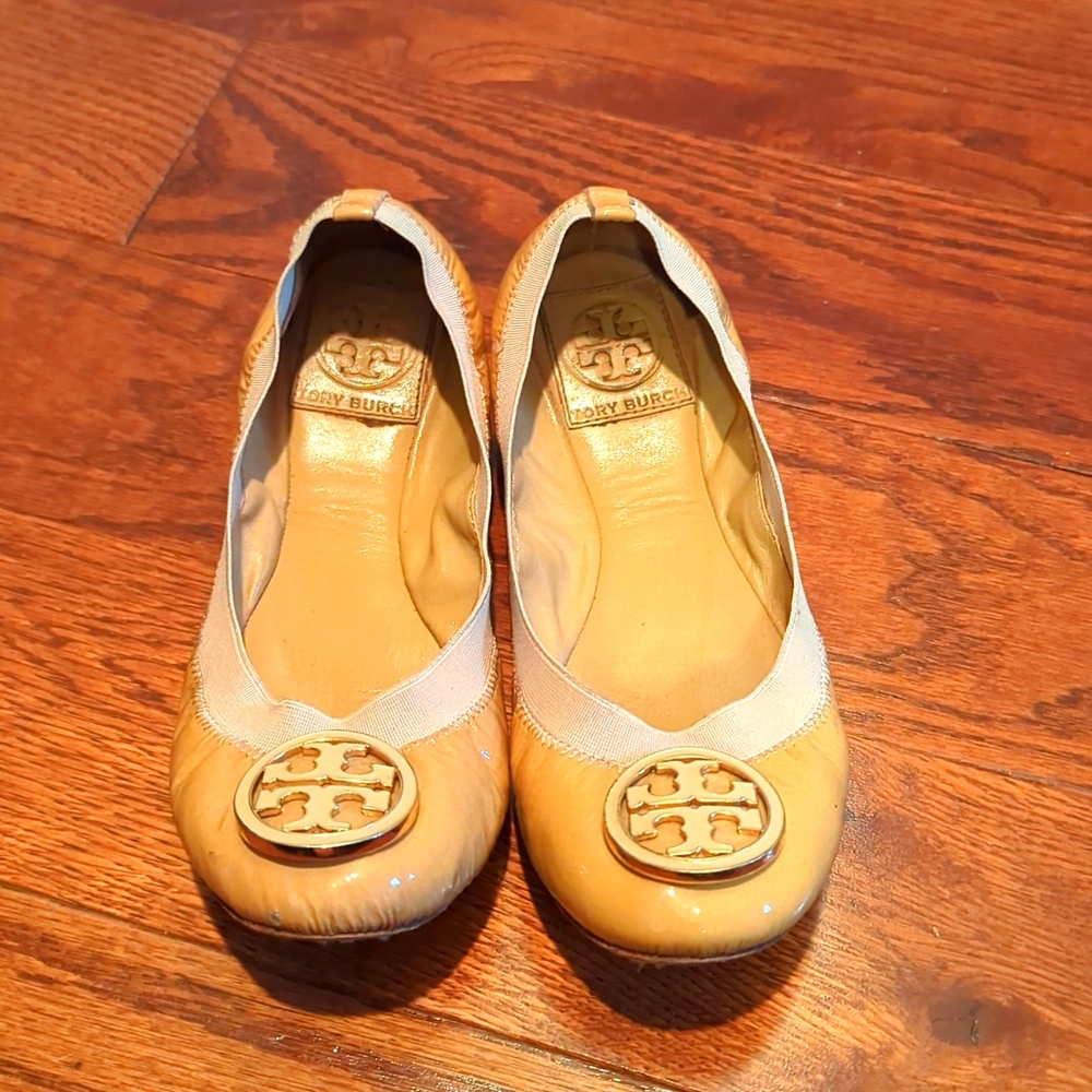 Tory Burch Tan Caroline Flat